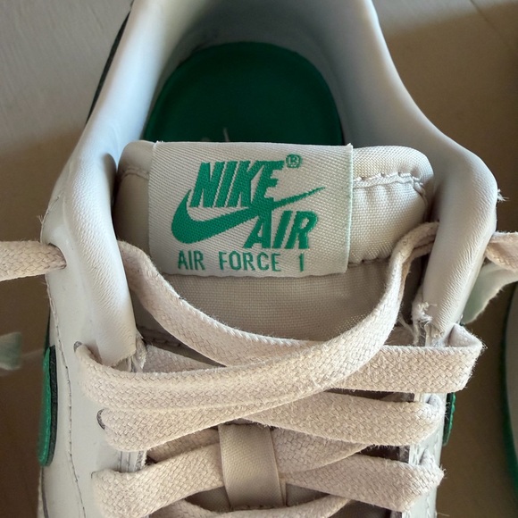 Nike AirForce 1 White and Green Low-Top Sneakers - Picture 13 of 14